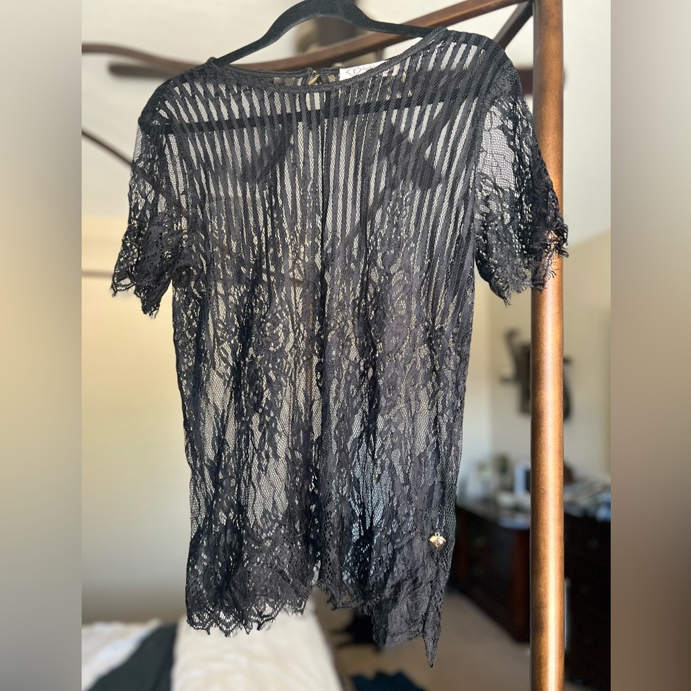 🍂3/$15 Fashion Paris Black Lace Top